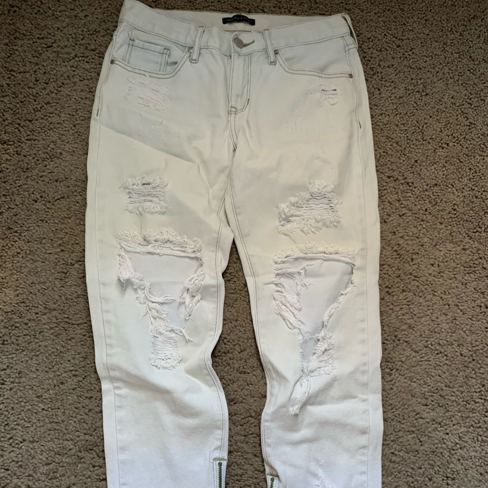 Kendall and Kylie rip jeans